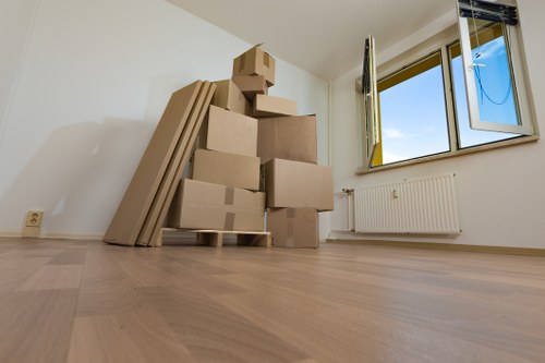 Experienced team handling fragile items during London house move